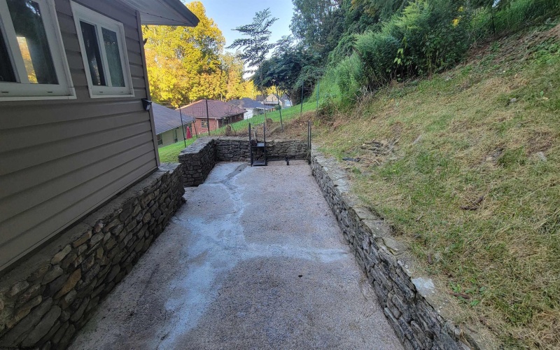 1060 Brookside Drive, Fairmont, West Virginia 26554, 2 Bedrooms Bedrooms, 6 Rooms Rooms,1 BathroomBathrooms,Single Family Detached,For Sale,Brookside,10161471