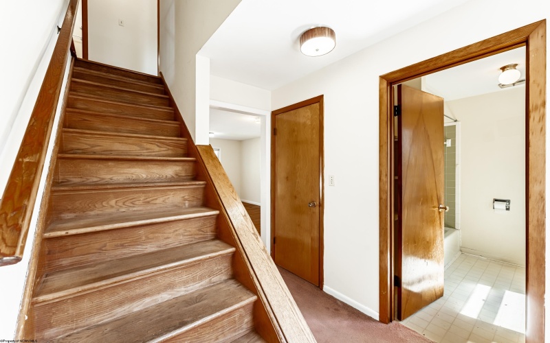 913 Briarwood Court, Morgantown, West Virginia 26505, 4 Bedrooms Bedrooms, 8 Rooms Rooms,2 BathroomsBathrooms,Single Family Detached,For Sale,Briarwood,10161463