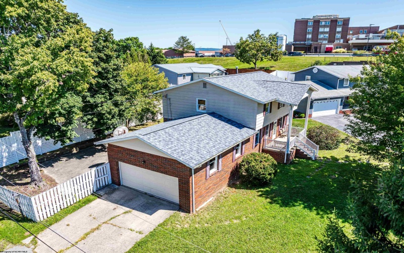 913 Briarwood Court, Morgantown, West Virginia 26505, 4 Bedrooms Bedrooms, 8 Rooms Rooms,2 BathroomsBathrooms,Single Family Detached,For Sale,Briarwood,10161463