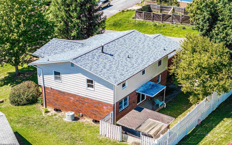 913 Briarwood Court, Morgantown, West Virginia 26505, 4 Bedrooms Bedrooms, 8 Rooms Rooms,2 BathroomsBathrooms,Single Family Detached,For Sale,Briarwood,10161463