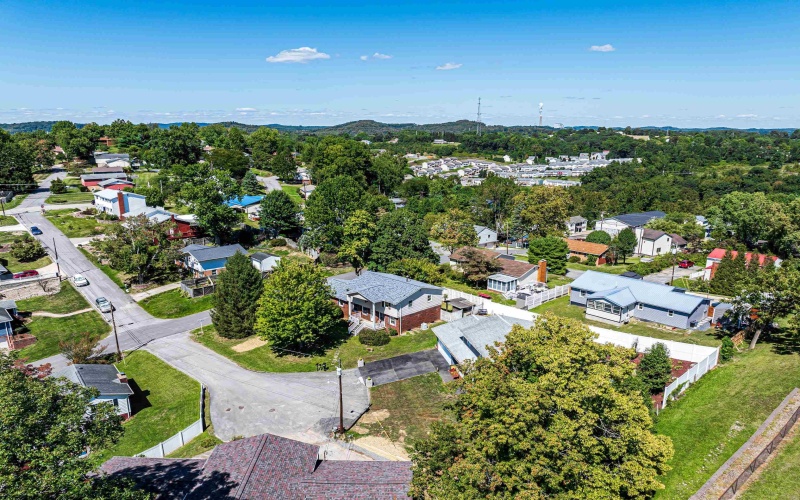 913 Briarwood Court, Morgantown, West Virginia 26505, 4 Bedrooms Bedrooms, 8 Rooms Rooms,2 BathroomsBathrooms,Single Family Detached,For Sale,Briarwood,10161463