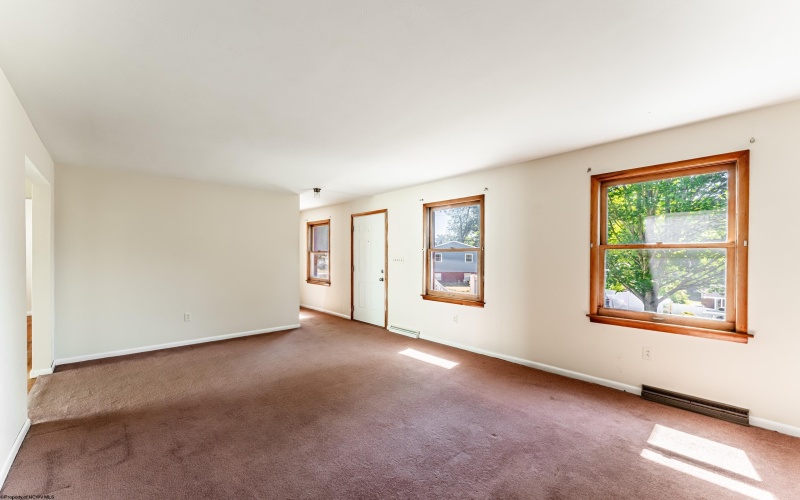 913 Briarwood Court, Morgantown, West Virginia 26505, 4 Bedrooms Bedrooms, 8 Rooms Rooms,2 BathroomsBathrooms,Single Family Detached,For Sale,Briarwood,10161463