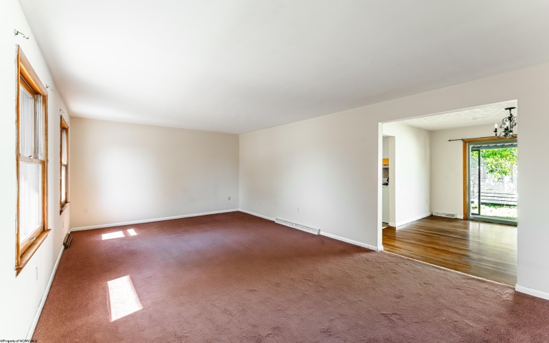913 Briarwood Court, Morgantown, West Virginia 26505, 4 Bedrooms Bedrooms, 8 Rooms Rooms,2 BathroomsBathrooms,Single Family Detached,For Sale,Briarwood,10161463