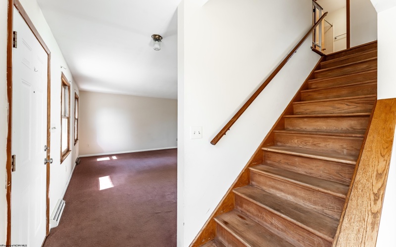 913 Briarwood Court, Morgantown, West Virginia 26505, 4 Bedrooms Bedrooms, 8 Rooms Rooms,2 BathroomsBathrooms,Single Family Detached,For Sale,Briarwood,10161463