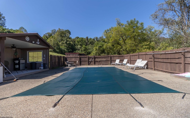 131 Hill View Terrace, Enterprise, West Virginia 26568, 4 Bedrooms Bedrooms, 9 Rooms Rooms,2 BathroomsBathrooms,Single Family Detached,For Sale,Hill View,10161480