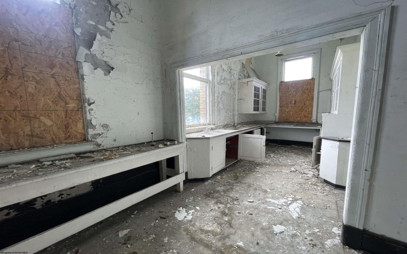 100 Fairmont Avenue, Fairmont, West Virginia 26554, ,Commercial/industrial,For Sale,Fairmont,10150687