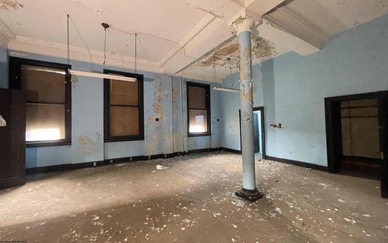 100 Fairmont Avenue, Fairmont, West Virginia 26554, ,Commercial/industrial,For Sale,Fairmont,10150687