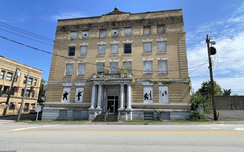 100 Fairmont Avenue, Fairmont, West Virginia 26554, ,Commercial/industrial,For Sale,Fairmont,10150687