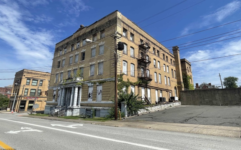 100 Fairmont Avenue, Fairmont, West Virginia 26554, ,Commercial/industrial,For Sale,Fairmont,10150687