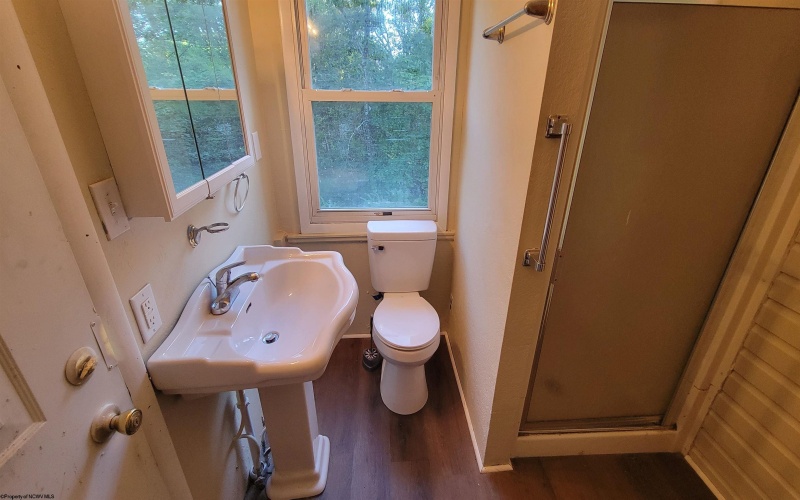 1300 Hillcrest Road, Fairmont, West Virginia 26554, 3 Bedrooms Bedrooms, 6 Rooms Rooms,2 BathroomsBathrooms,Single Family Detached,For Sale,Hillcrest,10161506