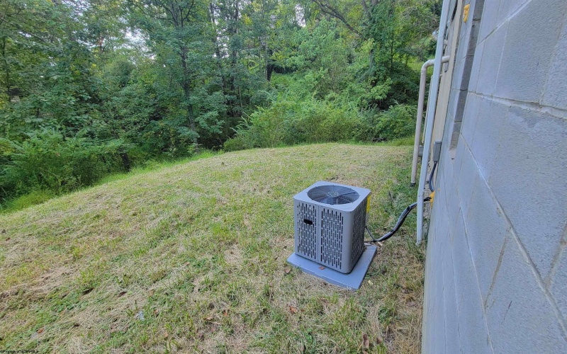 1300 Hillcrest Road, Fairmont, West Virginia 26554, 3 Bedrooms Bedrooms, 6 Rooms Rooms,2 BathroomsBathrooms,Single Family Detached,For Sale,Hillcrest,10161506
