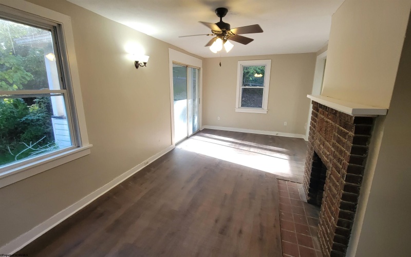 1300 Hillcrest Road, Fairmont, West Virginia 26554, 3 Bedrooms Bedrooms, 6 Rooms Rooms,2 BathroomsBathrooms,Single Family Detached,For Sale,Hillcrest,10161506