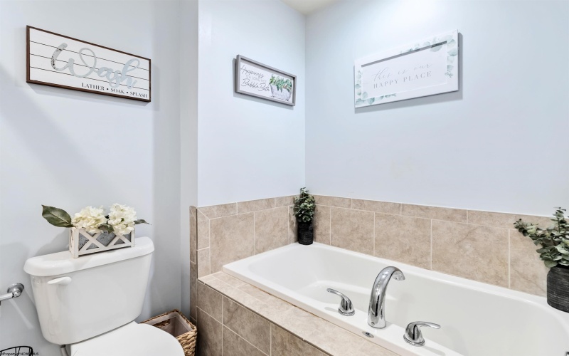 111 Tee Drive, Maidsville, West Virginia 26541, 3 Bedrooms Bedrooms, 7 Rooms Rooms,2 BathroomsBathrooms,Single Family Attached,For Sale,Tee,10161484