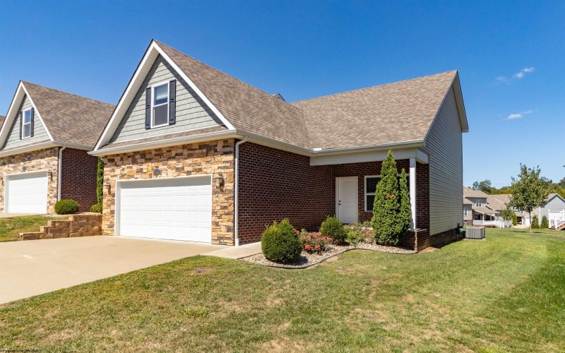 110 Sassafras Way, Bridgeport, West Virginia 26330, 3 Bedrooms Bedrooms, 8 Rooms Rooms,2 BathroomsBathrooms,Single Family Attached,For Sale,Sassafras,10161497