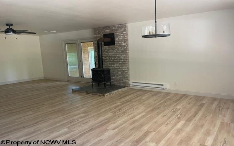 1410 Stewartstown Road, Morgantown, West Virginia 26505, 3 Bedrooms Bedrooms, 6 Rooms Rooms,2 BathroomsBathrooms,Residential Rentals,For Rent,Stewartstown,10161500