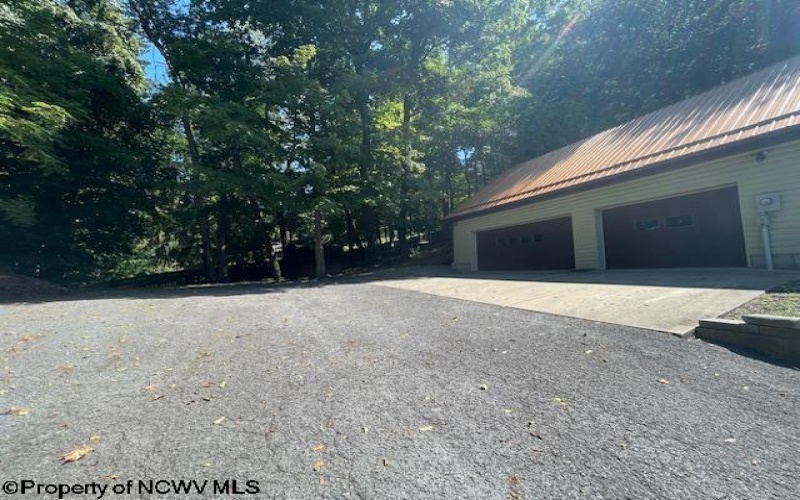 1410 Stewartstown Road, Morgantown, West Virginia 26505, 3 Bedrooms Bedrooms, 6 Rooms Rooms,2 BathroomsBathrooms,Residential Rentals,For Rent,Stewartstown,10161500