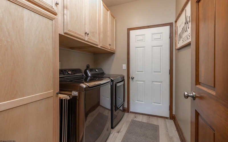 79 Bancroft Court, Bridgeport, West Virginia 26330, 4 Bedrooms Bedrooms, 8 Rooms Rooms,2 BathroomsBathrooms,Single Family Detached,For Sale,Bancroft,10161501