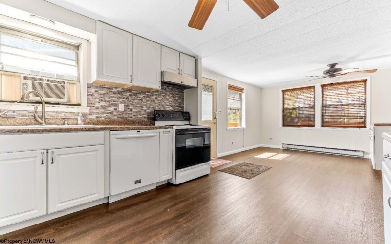 146 Hoffman Avenue, Morgantown, West Virginia 26505, 3 Bedrooms Bedrooms, 6 Rooms Rooms,2 BathroomsBathrooms,Single Family Detached,For Sale,Hoffman,10161499