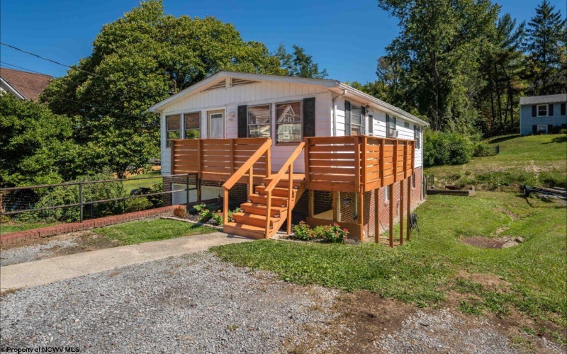146 Hoffman Avenue, Morgantown, West Virginia 26505, 3 Bedrooms Bedrooms, 6 Rooms Rooms,2 BathroomsBathrooms,Single Family Detached,For Sale,Hoffman,10161499