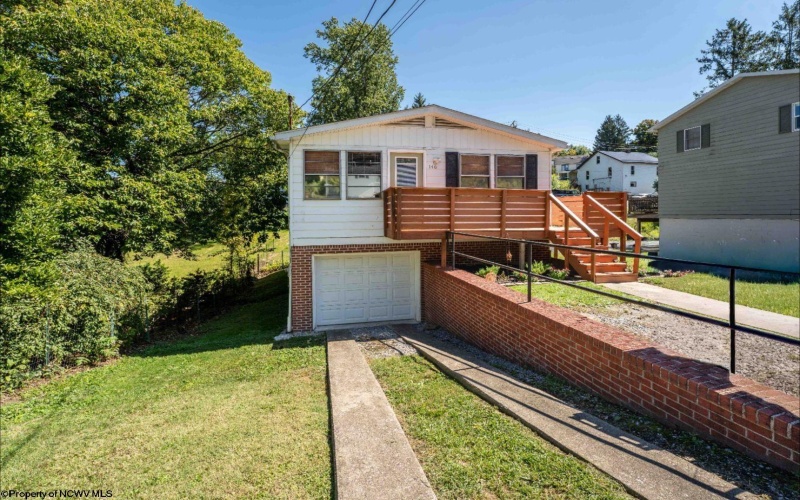 146 Hoffman Avenue, Morgantown, West Virginia 26505, 3 Bedrooms Bedrooms, 6 Rooms Rooms,2 BathroomsBathrooms,Single Family Detached,For Sale,Hoffman,10161499
