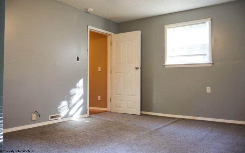 436 Walnut Street, Grafton, West Virginia 26354, 2 Bedrooms Bedrooms, 6 Rooms Rooms,1 BathroomBathrooms,Single Family Detached,For Sale,Walnut,10161486