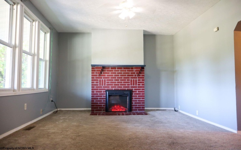 436 Walnut Street, Grafton, West Virginia 26354, 2 Bedrooms Bedrooms, 6 Rooms Rooms,1 BathroomBathrooms,Single Family Detached,For Sale,Walnut,10161486