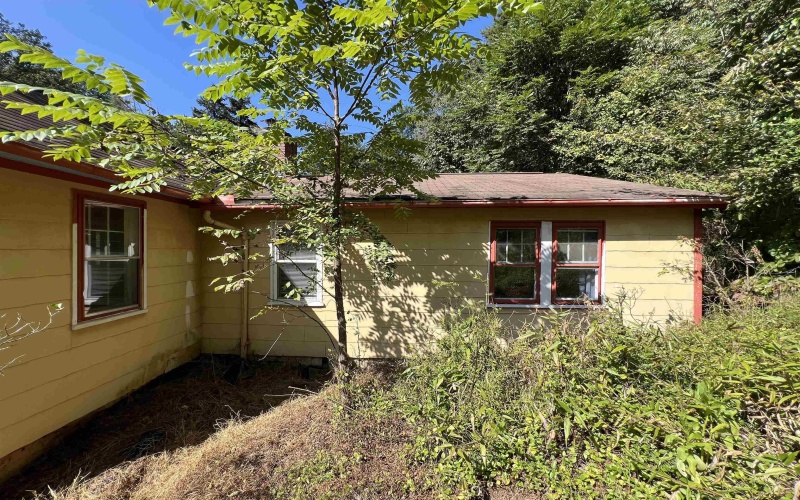 318 Harpertown Road, Elkins, West Virginia 26241, 2 Bedrooms Bedrooms, 8 Rooms Rooms,2 BathroomsBathrooms,Single Family Detached,For Sale,Harpertown,10161485