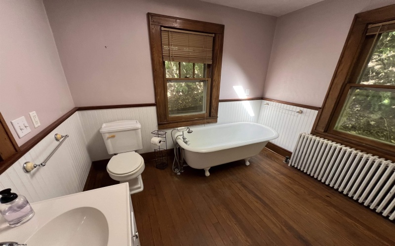 318 Harpertown Road, Elkins, West Virginia 26241, 2 Bedrooms Bedrooms, 8 Rooms Rooms,2 BathroomsBathrooms,Single Family Detached,For Sale,Harpertown,10161485