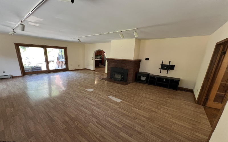 318 Harpertown Road, Elkins, West Virginia 26241, 2 Bedrooms Bedrooms, 8 Rooms Rooms,2 BathroomsBathrooms,Single Family Detached,For Sale,Harpertown,10161485