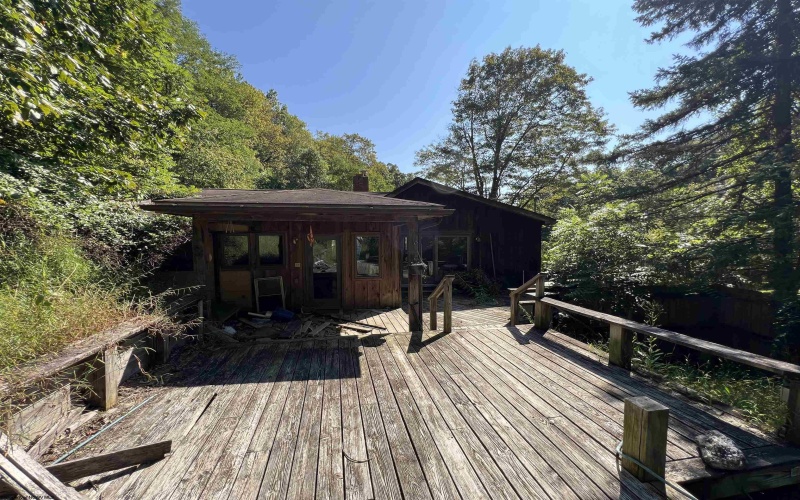 318 Harpertown Road, Elkins, West Virginia 26241, 2 Bedrooms Bedrooms, 8 Rooms Rooms,2 BathroomsBathrooms,Single Family Detached,For Sale,Harpertown,10161485