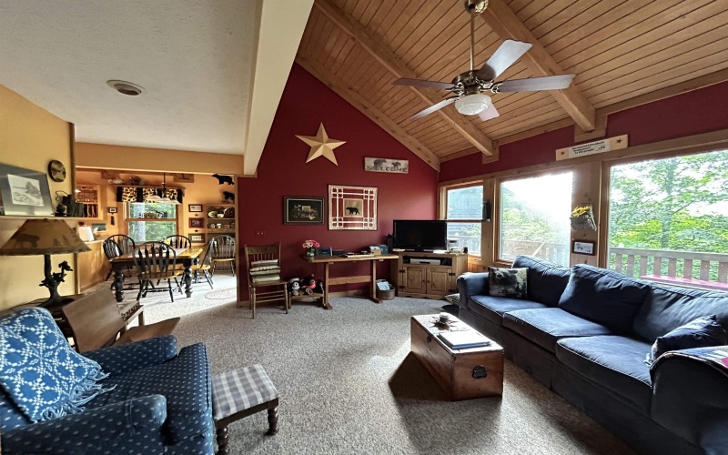 185 Tree Top Lane, Davis, West Virginia 26260, 3 Bedrooms Bedrooms, 8 Rooms Rooms,2 BathroomsBathrooms,Single Family Detached,For Sale,Tree Top,10161492