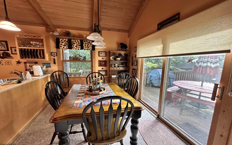 185 Tree Top Lane, Davis, West Virginia 26260, 3 Bedrooms Bedrooms, 8 Rooms Rooms,2 BathroomsBathrooms,Single Family Detached,For Sale,Tree Top,10161492