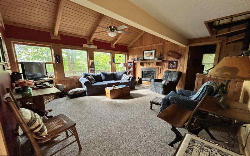 185 Tree Top Lane, Davis, West Virginia 26260, 3 Bedrooms Bedrooms, 8 Rooms Rooms,2 BathroomsBathrooms,Single Family Detached,For Sale,Tree Top,10161492
