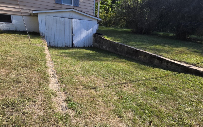 10 Center Street, Rowlesburg, West Virginia 26425, 1 Bedroom Bedrooms, 4 Rooms Rooms,1 BathroomBathrooms,Single Family Detached,For Sale,Center,10161510
