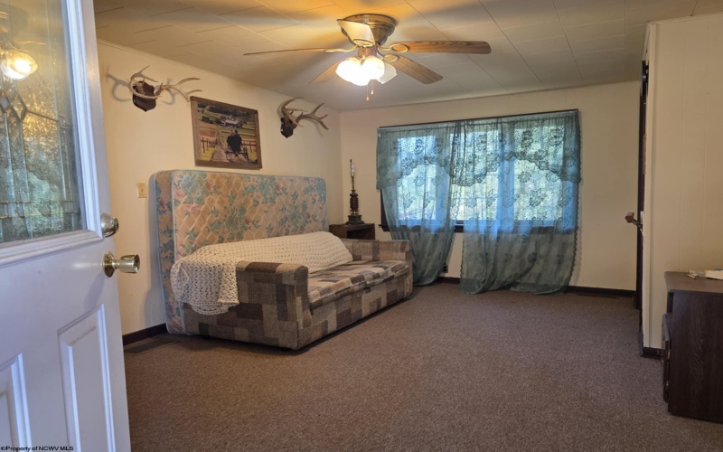 10 Center Street, Rowlesburg, West Virginia 26425, 1 Bedroom Bedrooms, 4 Rooms Rooms,1 BathroomBathrooms,Single Family Detached,For Sale,Center,10161510