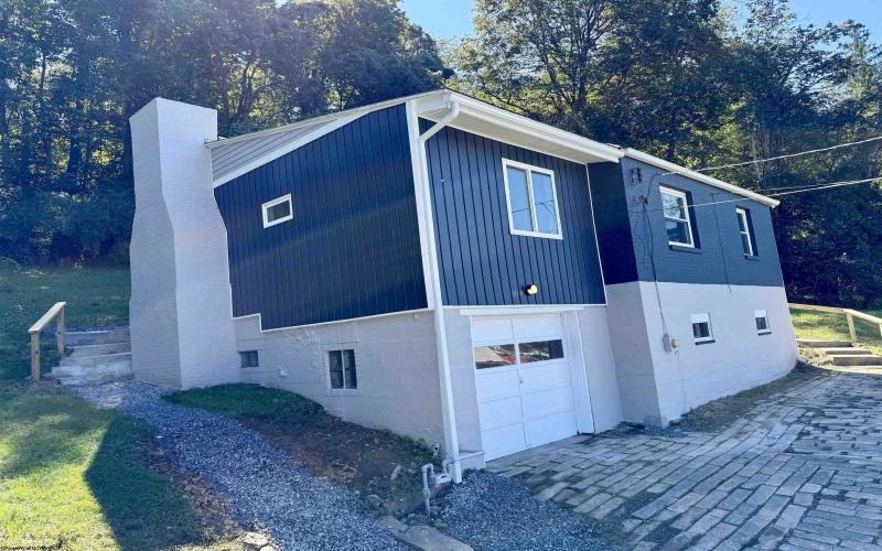 1523 Cabel Street, Fairmont, West Virginia 26554, 3 Bedrooms Bedrooms, 6 Rooms Rooms,1 BathroomBathrooms,Single Family Detached,For Sale,Cabel,10161526