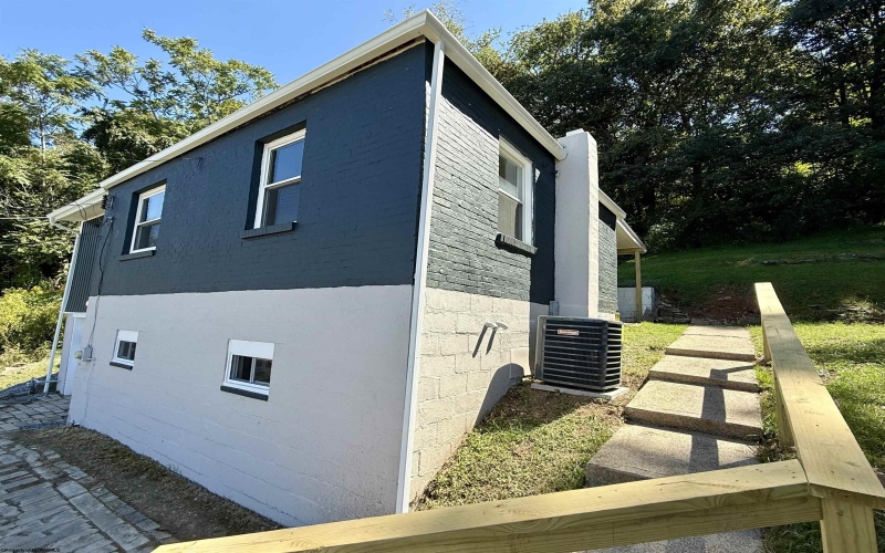1523 Cabel Street, Fairmont, West Virginia 26554, 3 Bedrooms Bedrooms, 6 Rooms Rooms,1 BathroomBathrooms,Single Family Detached,For Sale,Cabel,10161526
