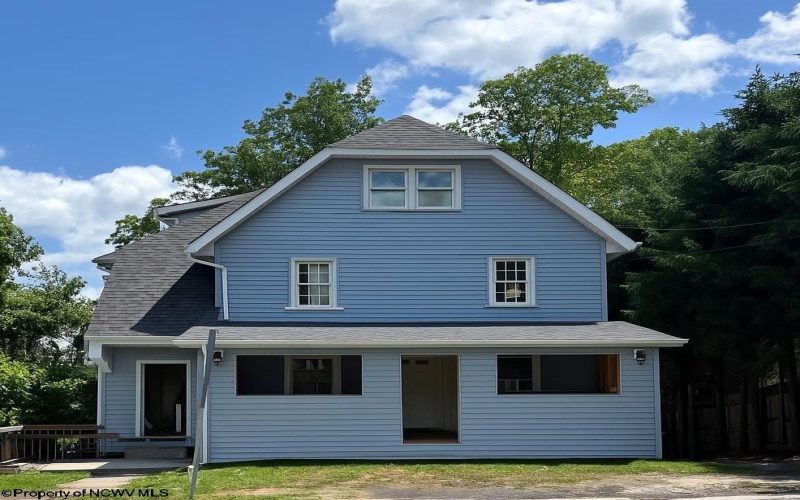 29 Oakwood Road, Fairmont, West Virginia 26554, ,Multi-unit/income,For Sale,Oakwood,10161522