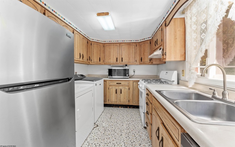 205 Pixler Hill Road, Morgantown, West Virginia 26508, 2 Bedrooms Bedrooms, 5 Rooms Rooms,1 BathroomBathrooms,Single Family Detached,For Sale,Pixler Hill,10161525