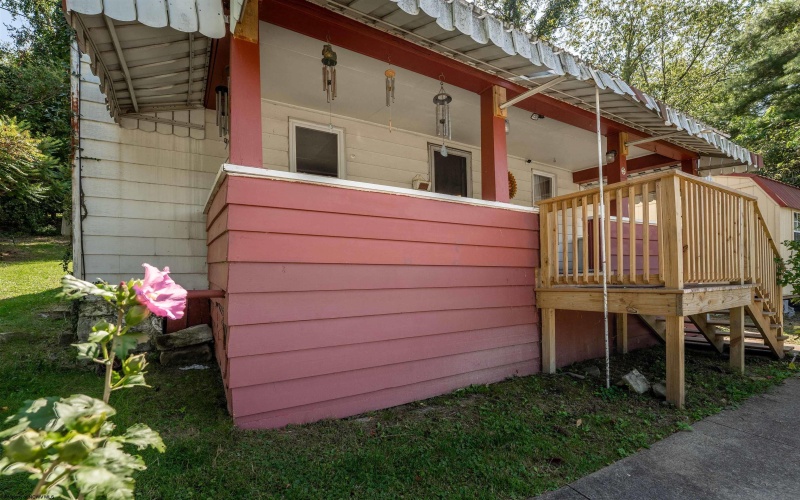 205 Pixler Hill Road, Morgantown, West Virginia 26508, 2 Bedrooms Bedrooms, 5 Rooms Rooms,1 BathroomBathrooms,Single Family Detached,For Sale,Pixler Hill,10161525