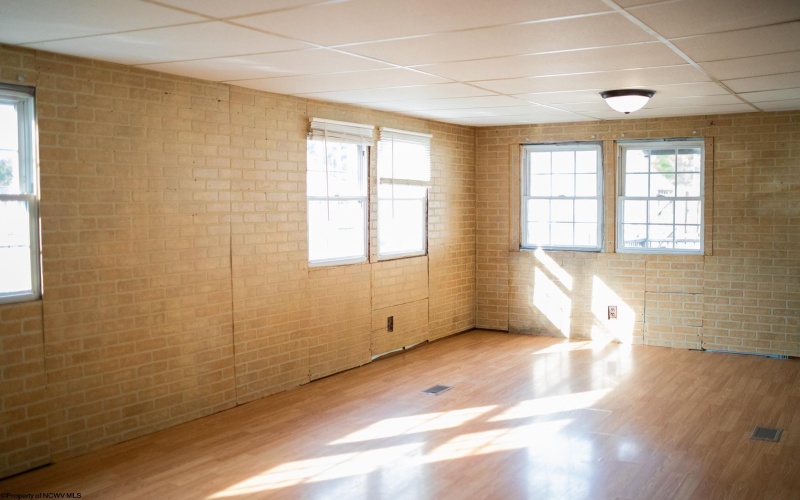 445 Center Street, Morgantown, West Virginia 26505, 3 Bedrooms Bedrooms, 5 Rooms Rooms,1 BathroomBathrooms,Single Family Detached,For Sale,Center,10161524