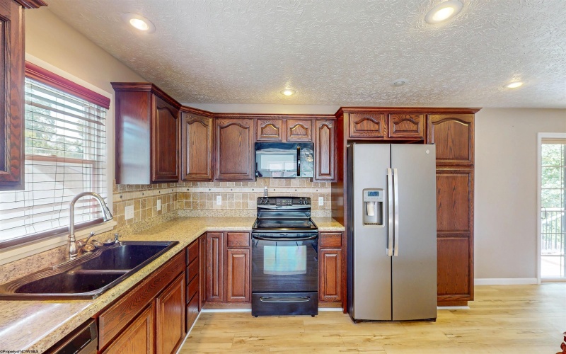 501 Willow Lane, Bridgeport, West Virginia 26301, 3 Bedrooms Bedrooms, 6 Rooms Rooms,2 BathroomsBathrooms,Single Family Detached,For Sale,Willow,10161518