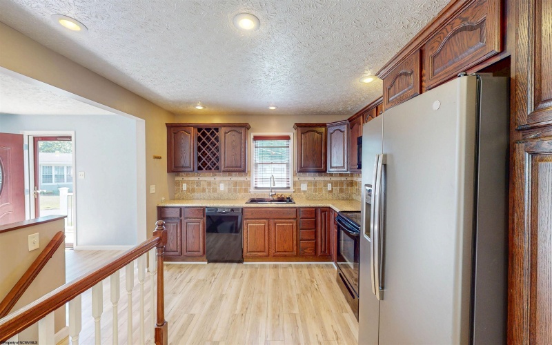 501 Willow Lane, Bridgeport, West Virginia 26301, 3 Bedrooms Bedrooms, 6 Rooms Rooms,2 BathroomsBathrooms,Single Family Detached,For Sale,Willow,10161518
