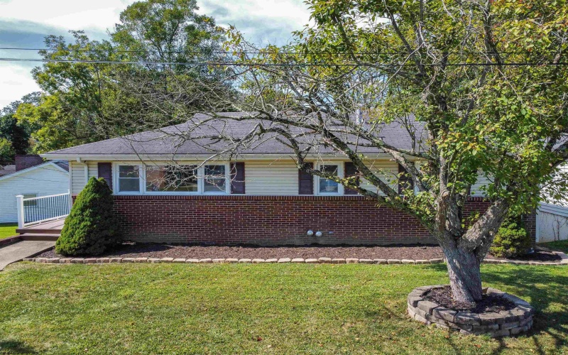 501 Willow Lane, Bridgeport, West Virginia 26301, 3 Bedrooms Bedrooms, 6 Rooms Rooms,2 BathroomsBathrooms,Single Family Detached,For Sale,Willow,10161518