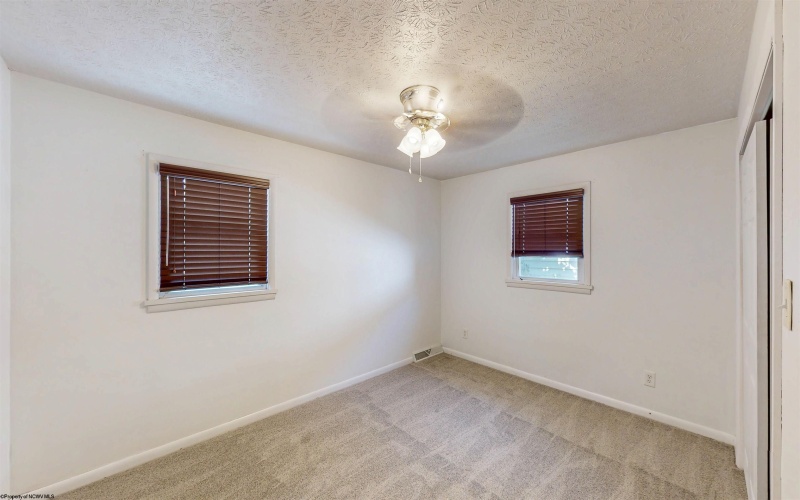 501 Willow Lane, Bridgeport, West Virginia 26301, 3 Bedrooms Bedrooms, 6 Rooms Rooms,2 BathroomsBathrooms,Single Family Detached,For Sale,Willow,10161518