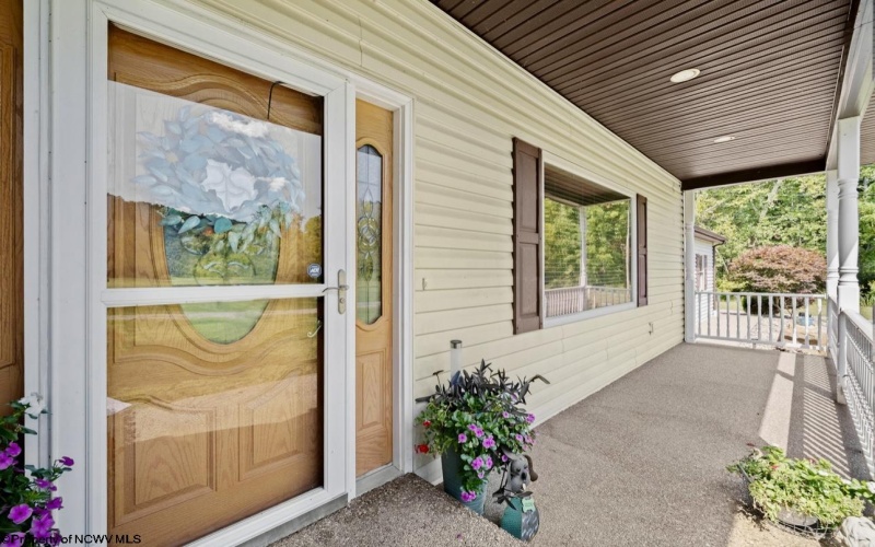 182 Beaver Lane, Fairmont, West Virginia 26554, 3 Bedrooms Bedrooms, 6 Rooms Rooms,2 BathroomsBathrooms,Single Family Detached,For Sale,Beaver,10161516