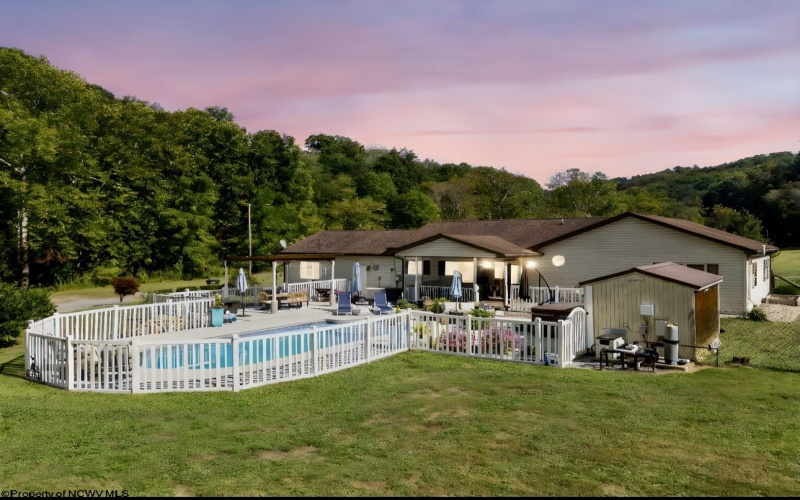 182 Beaver Lane, Fairmont, West Virginia 26554, 3 Bedrooms Bedrooms, 6 Rooms Rooms,2 BathroomsBathrooms,Single Family Detached,For Sale,Beaver,10161516