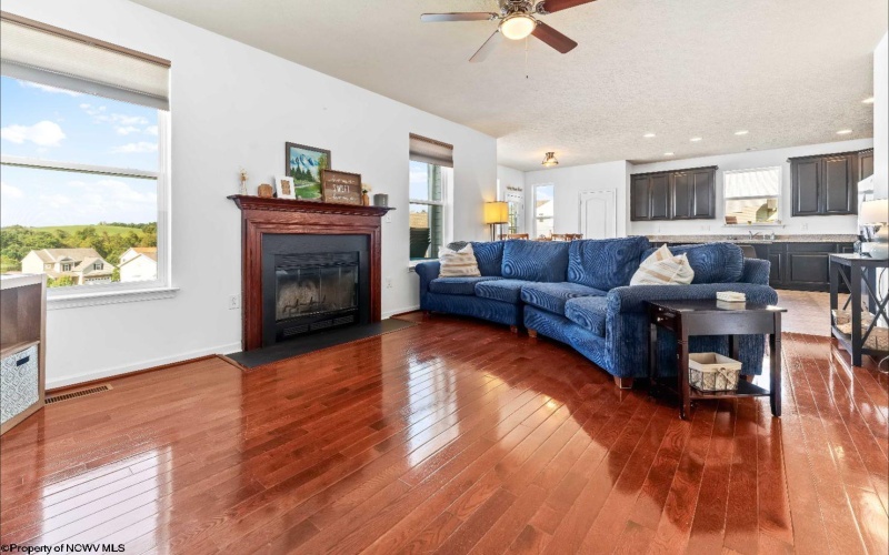 227 Meadow Ponds Lane, Maidsville, West Virginia 26541, 3 Bedrooms Bedrooms, 7 Rooms Rooms,2 BathroomsBathrooms,Single Family Detached,For Sale,Meadow Ponds,10161514