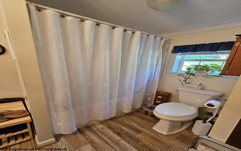 7 Paw Paw Lane, Morgantown, West Virginia 26501, 3 Bedrooms Bedrooms, 7 Rooms Rooms,2 BathroomsBathrooms,Single Family Detached,For Sale,Paw Paw,10161527