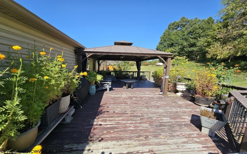 7 Paw Paw Lane, Morgantown, West Virginia 26501, 3 Bedrooms Bedrooms, 7 Rooms Rooms,2 BathroomsBathrooms,Single Family Detached,For Sale,Paw Paw,10161527